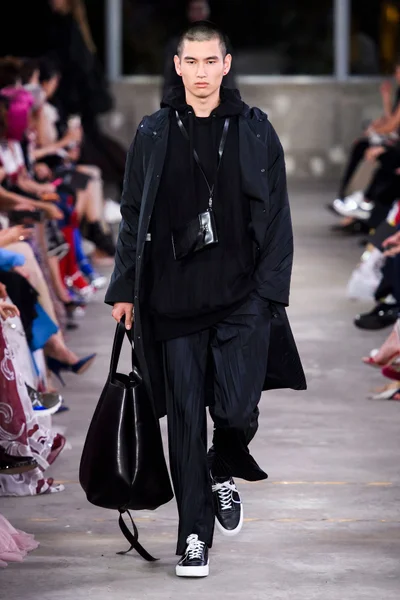 Look 35